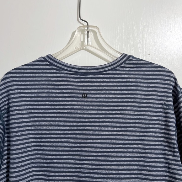 Lululemon Men’s Speed Long Sleeve Shirt Classic Stripe Heathered Black Iris Blue - Picture 11 of 14